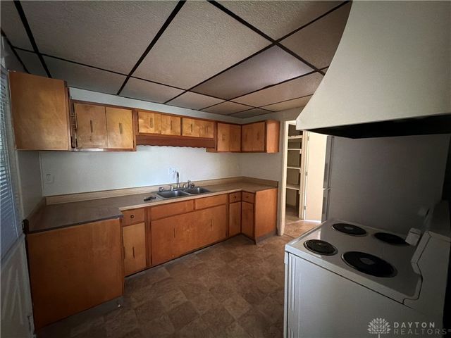 713 Flintridge Drive, Fairborn, OH 45324