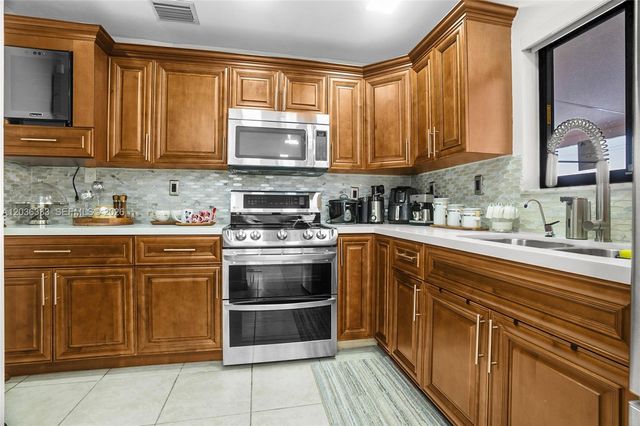 5412 NW 193rd Lane, Miami Gardens, FL 33055