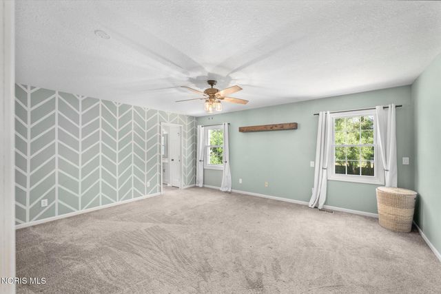 5024 Hunters Green Drive, Toledo, OH 43623