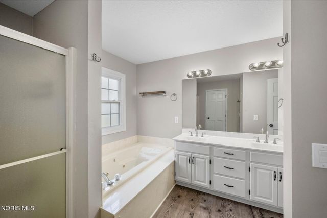 5024 Hunters Green Drive, Toledo, OH 43623