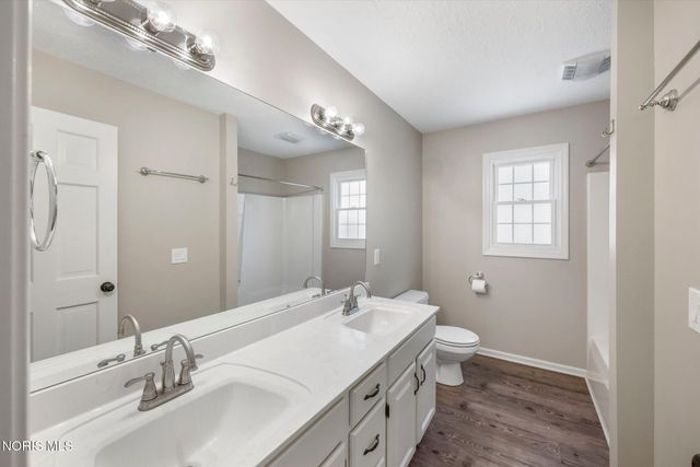 5024 Hunters Green Drive, Toledo, OH 43623