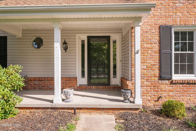 5024 Hunters Green Drive, Toledo, OH 43623