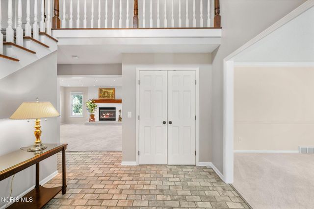 5024 Hunters Green Drive, Toledo, OH 43623