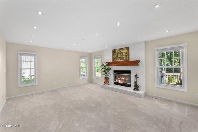 5024 Hunters Green Drive, Toledo, OH 43623