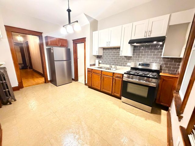 13331 S Commercial Avenue 1, Chicago, IL 60633