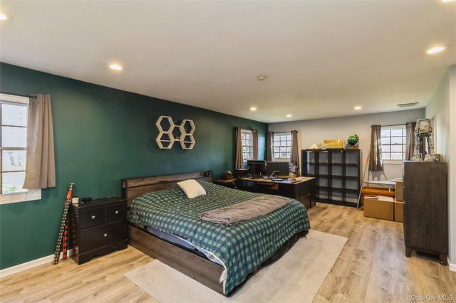 68 Oleeta Road, Mount Sinai, NY 11766