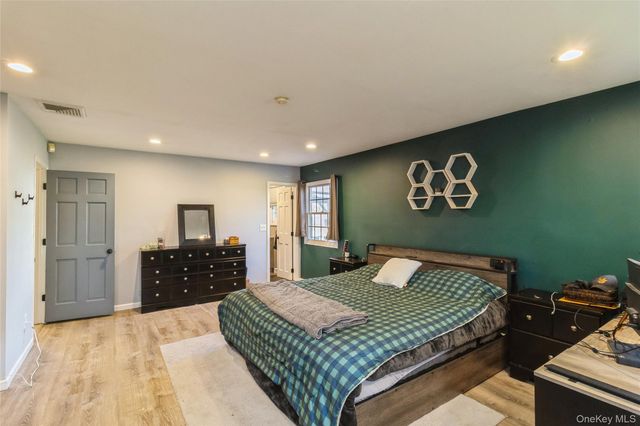 68 Oleeta Road, Mount Sinai, NY 11766