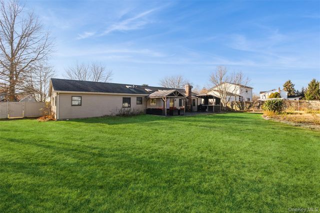 68 Oleeta Road, Mount Sinai, NY 11766