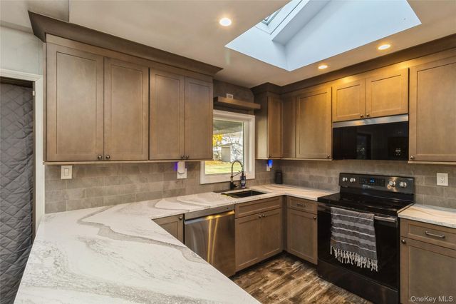 68 Oleeta Road, Mount Sinai, NY 11766