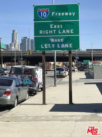 215 E Washington Boulevard, Los Angeles, CA 90015