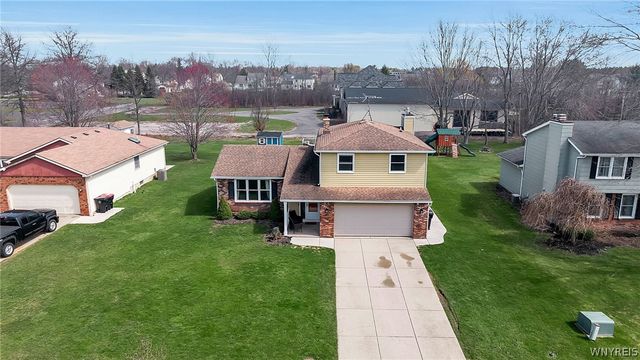 12 Rollingwood Drive, Lancaster, NY 14086