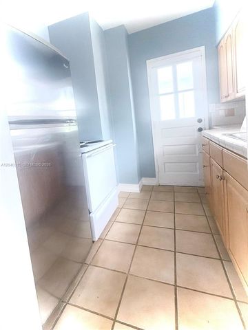 1730 Marseille Dr, Miami Beach, FL 33141