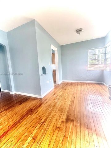 1730 Marseille Dr, Miami Beach, FL 33141