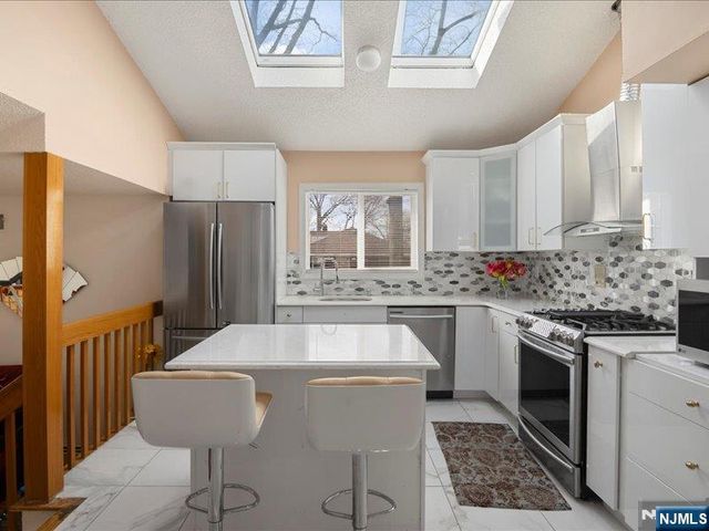 81 Hastings Avenue, Nutley, NJ 07110