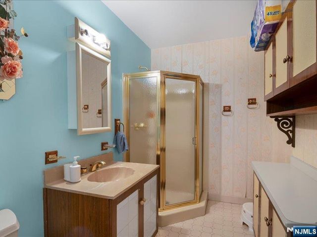81 Hastings Avenue, Nutley, NJ 07110