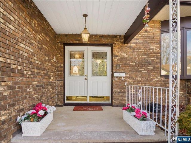 81 Hastings Avenue, Nutley, NJ 07110