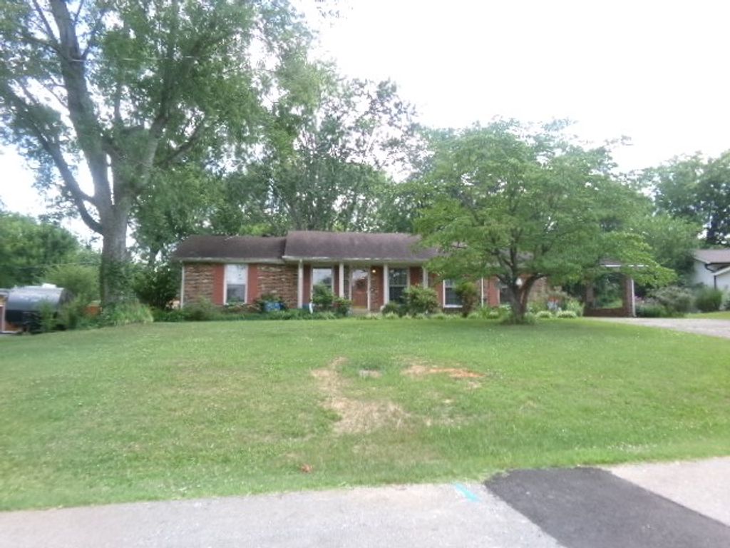 103 Love Ct, Clarksville, TN 37040
