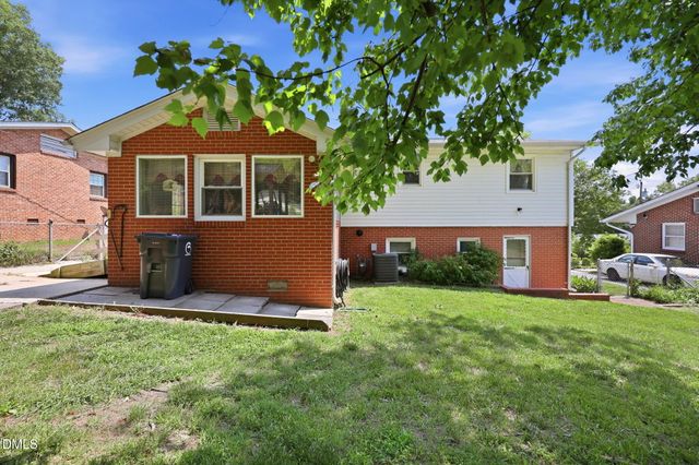 2222 Lynette Drive, Greensboro, NC 27403