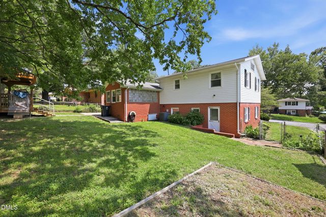 2222 Lynette Drive, Greensboro, NC 27403