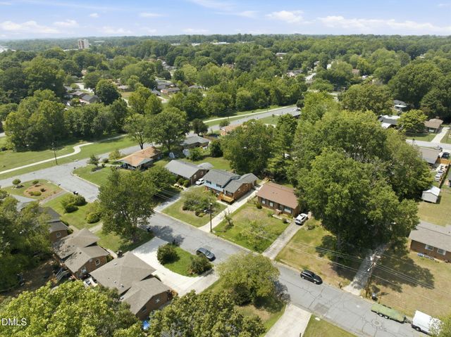 2222 Lynette Drive, Greensboro, NC 27403