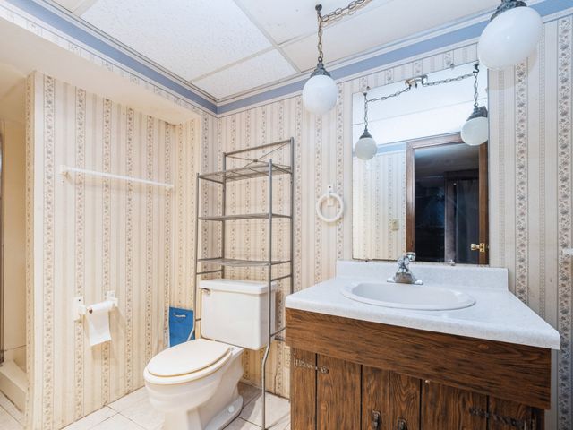 15 N Edison Avenue, Elgin, IL 60123
