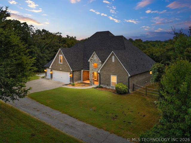 4515 W 93rd Street, Tulsa, OK 74132