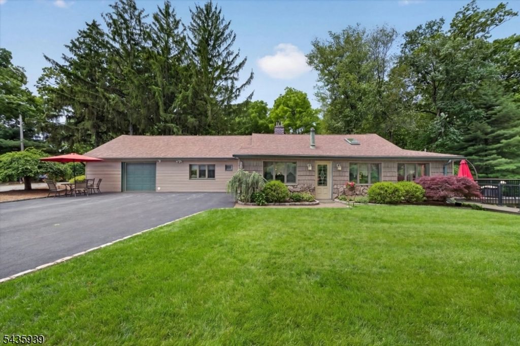 11 Rocky Point Rd, West Milford Twp., NJ 07421 — photo 2
