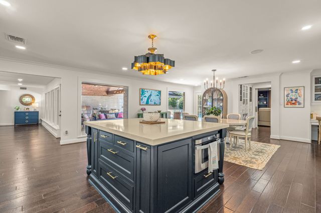 4115 Bellaire Drive S, Fort Worth, TX 76109