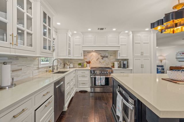 4115 Bellaire Drive S, Fort Worth, TX 76109