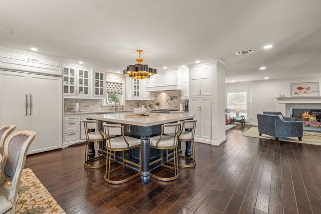 4115 Bellaire Drive S, Fort Worth, TX 76109