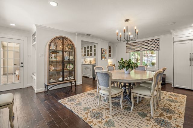 4115 Bellaire Drive S, Fort Worth, TX 76109