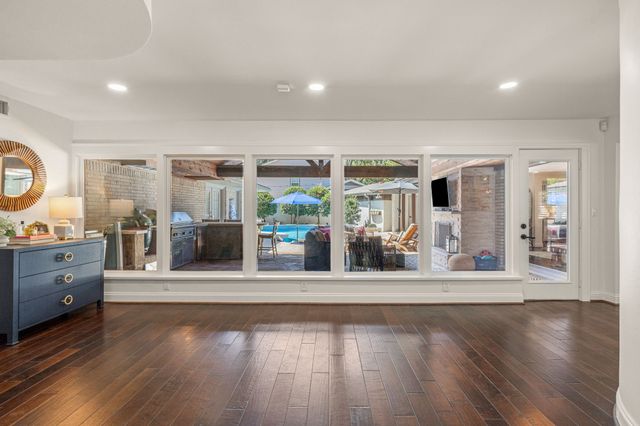 4115 Bellaire Drive S, Fort Worth, TX 76109