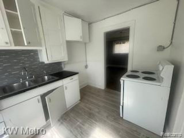 15895 Cloverlawn Street, Detroit, MI 48238