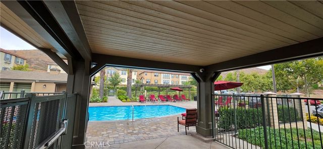 22041 Barrington Way, Saugus, CA 91350