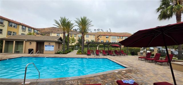 22041 Barrington Way, Saugus, CA 91350
