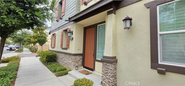 22041 Barrington Way, Saugus, CA 91350