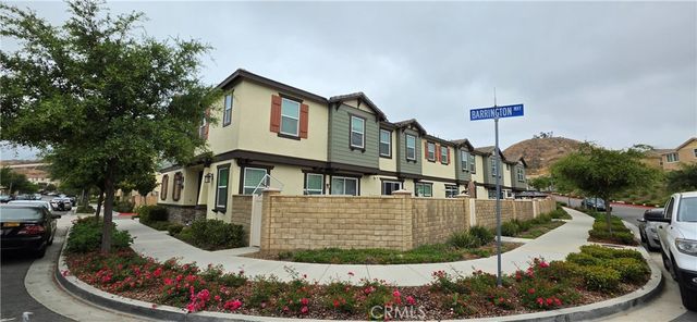 22041 Barrington Way, Saugus, CA 91350