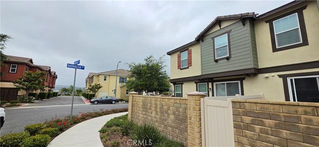 22041 Barrington Way, Saugus, CA 91350