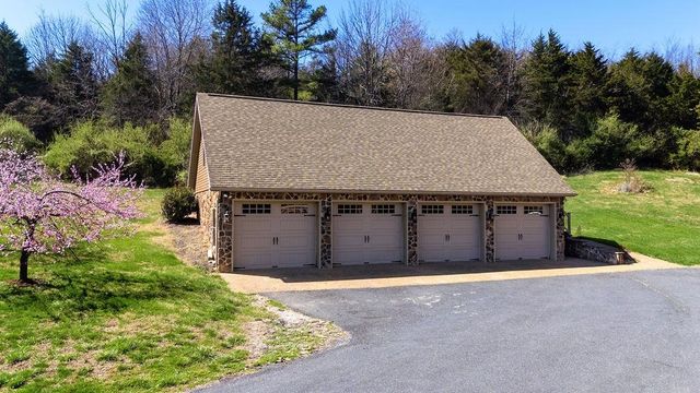 840 COMMERCE RD, Staunton, VA 24401