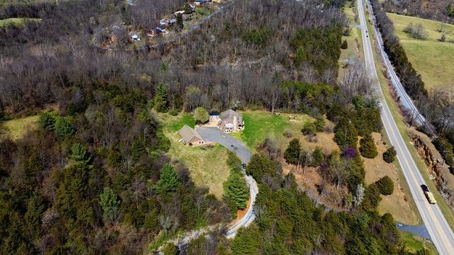 840 COMMERCE RD, Staunton, VA 24401