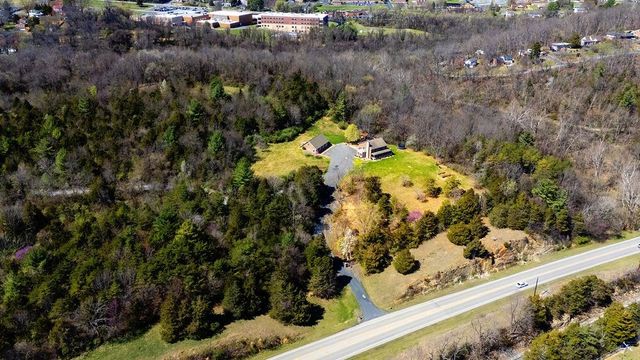 840 COMMERCE RD, Staunton, VA 24401