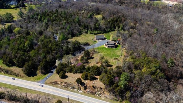 840 COMMERCE RD, Staunton, VA 24401