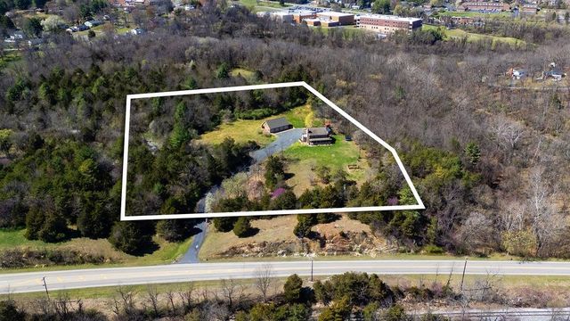840 COMMERCE RD, Staunton, VA 24401