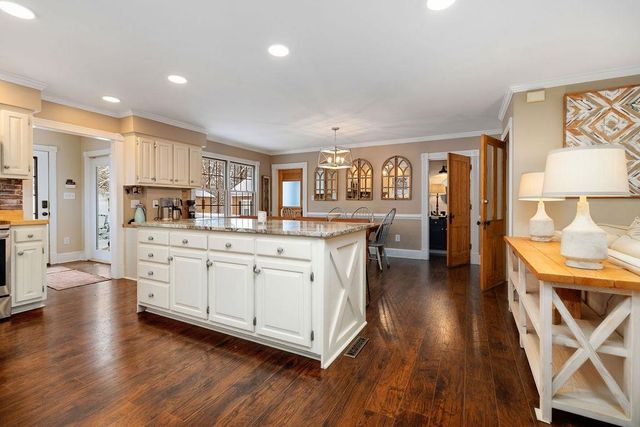 840 COMMERCE RD, Staunton, VA 24401