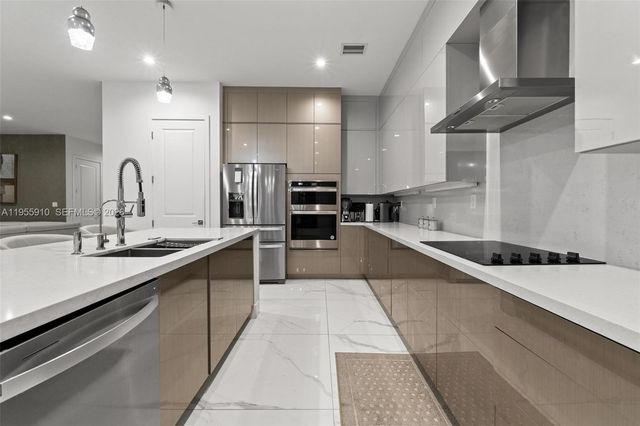 8086 NW 47th Ter, Doral, FL 33166