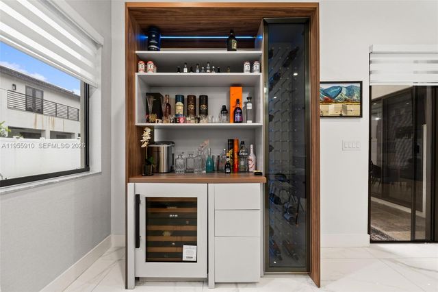 8086 NW 47th Ter, Doral, FL 33166