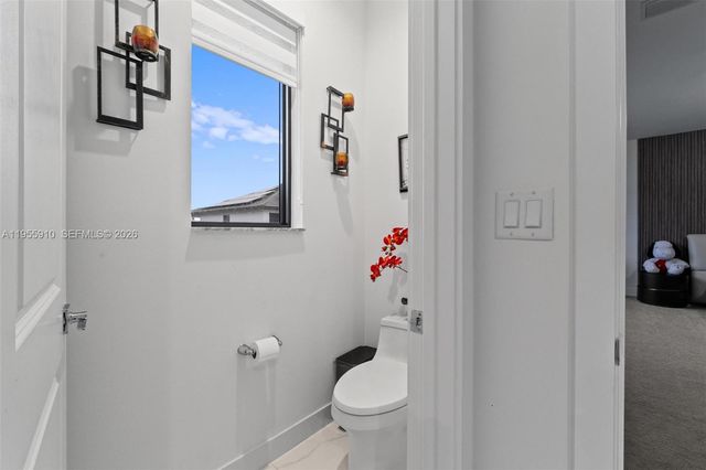 8086 NW 47th Ter, Doral, FL 33166