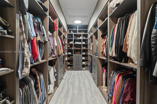 8086 NW 47th Ter, Doral, FL 33166