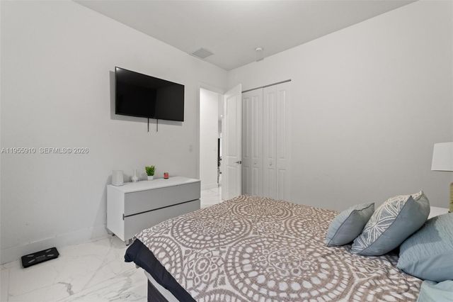 8086 NW 47th Ter, Doral, FL 33166