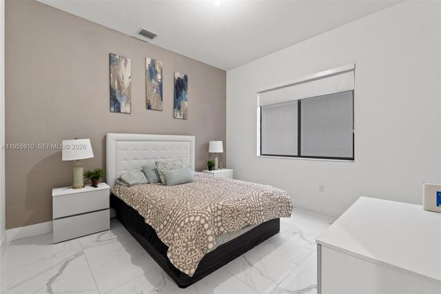 8086 NW 47th Ter, Doral, FL 33166